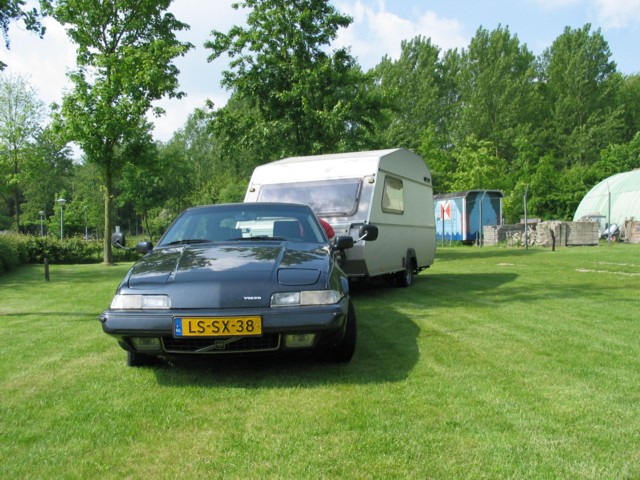 Great weather while putting the caravan on the camp-site!